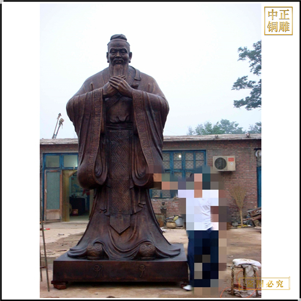 圖書館門前孔子雕像.jpg